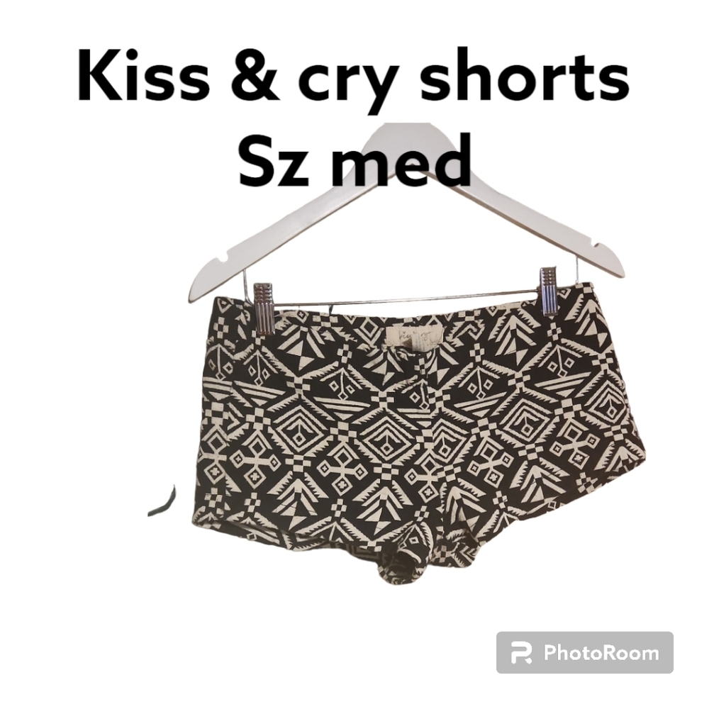 🍄Kiss & cry shorts